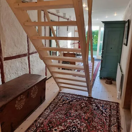 Find Den Indre Stilhed Pa Det Gamle Kornloft
